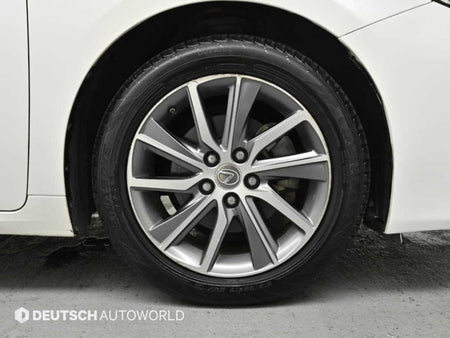 Lexus ES — photo 05