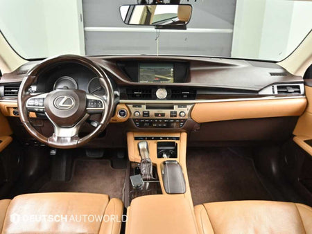 Lexus ES — photo 07