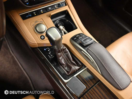 Lexus ES — photo 09
