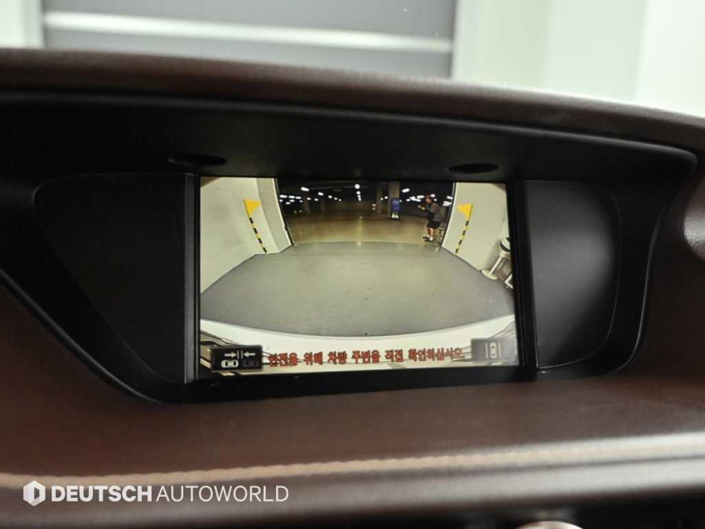 Lexus ES — photo 15