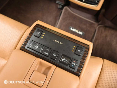Lexus ES — photo 16