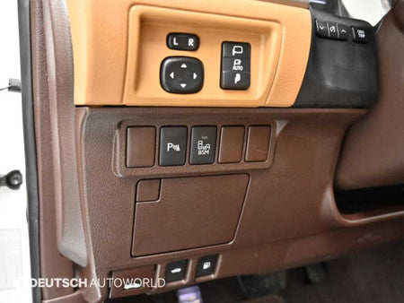 Lexus ES — photo 17