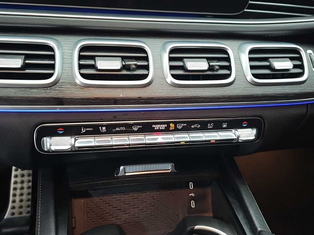 Mercedes-Benz GLE-Class — photo 10
