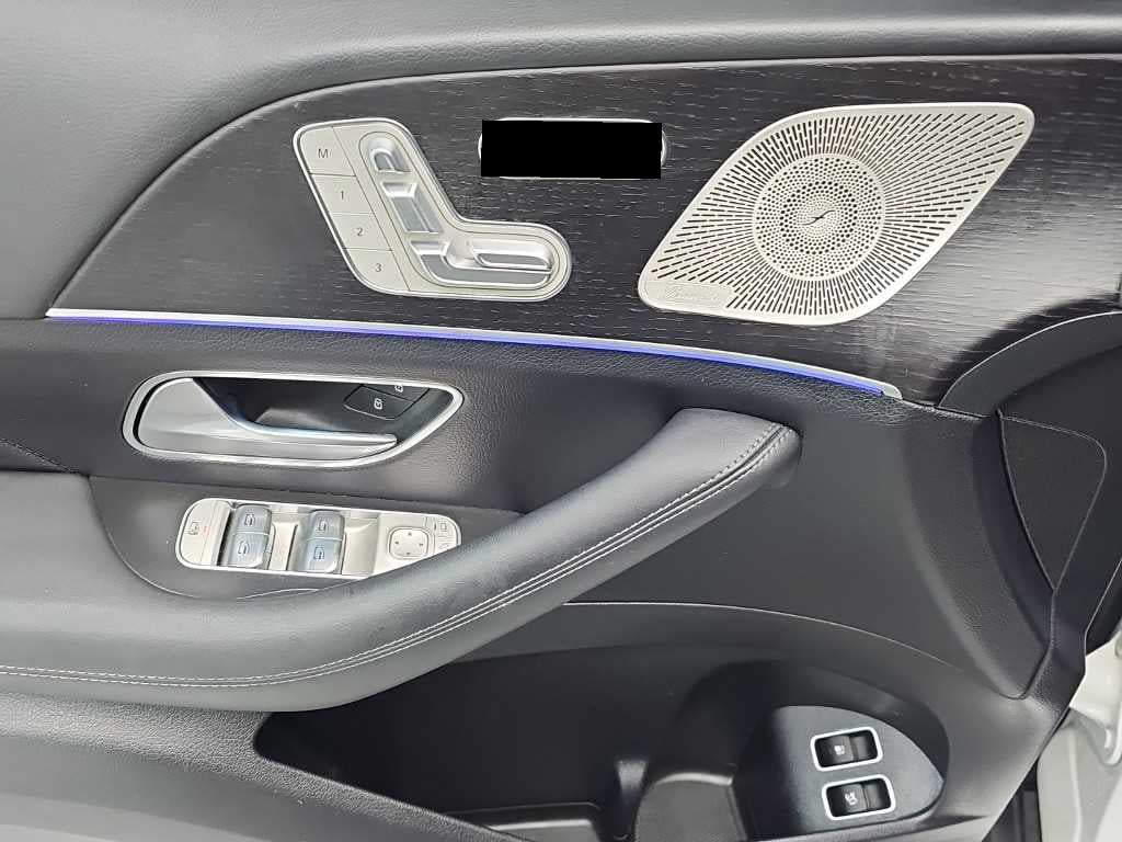 Mercedes-Benz GLE-Class — photo 17