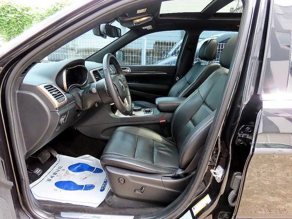 Jeep Cherokee — photo 05