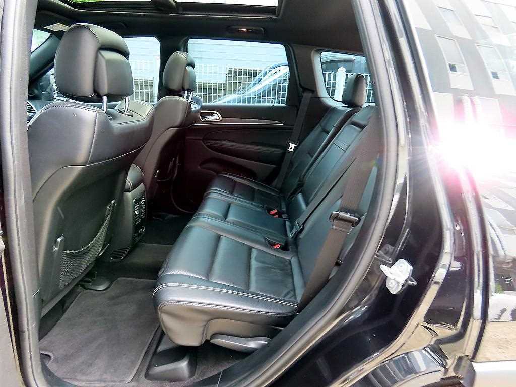 Jeep Cherokee — photo 06