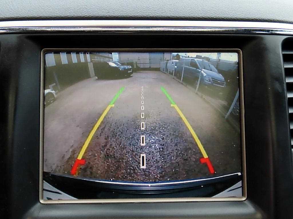 Jeep Cherokee — photo 14