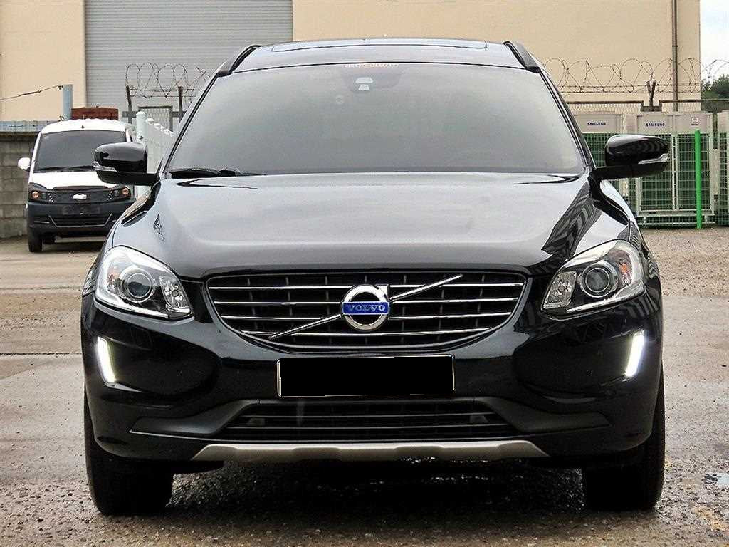 Volvo XC60 — photo 01