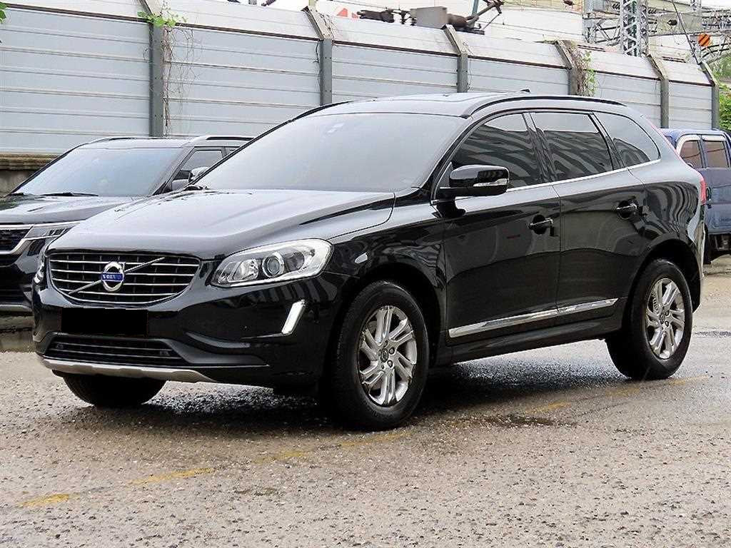 Volvo XC60 — photo 02