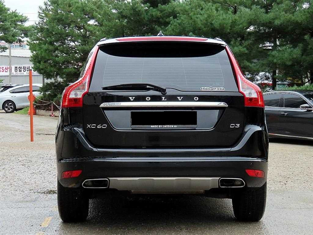 Volvo XC60 — photo 04