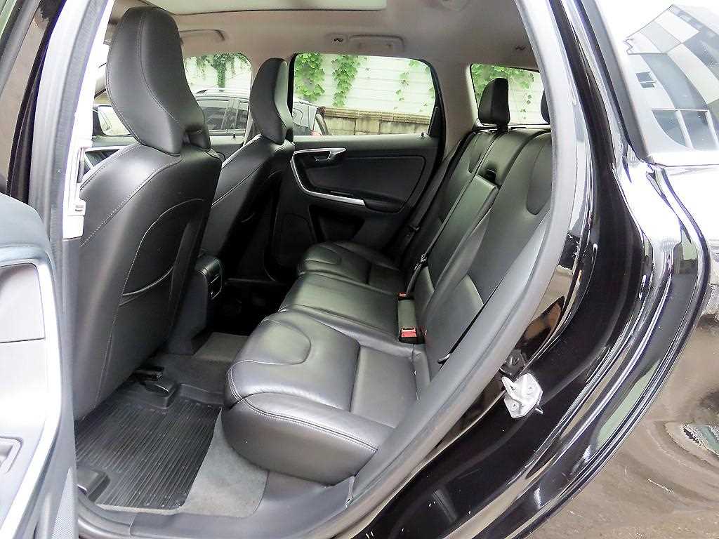Volvo XC60 — photo 06