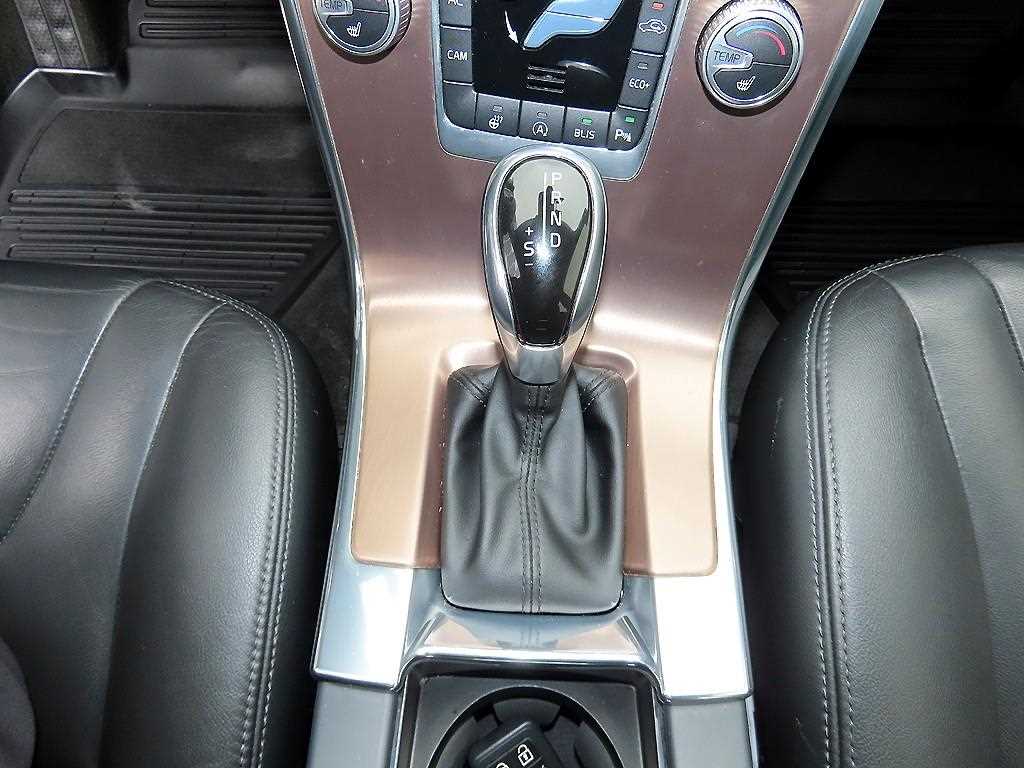 Volvo XC60 — photo 10