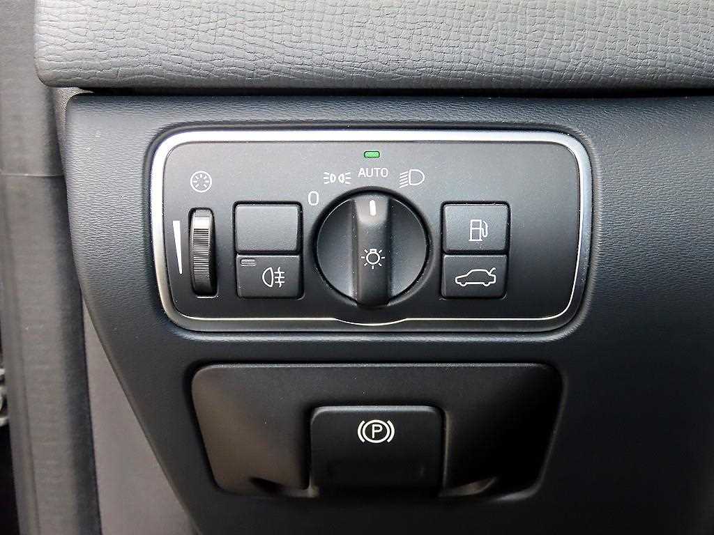 Volvo XC60 — photo 12