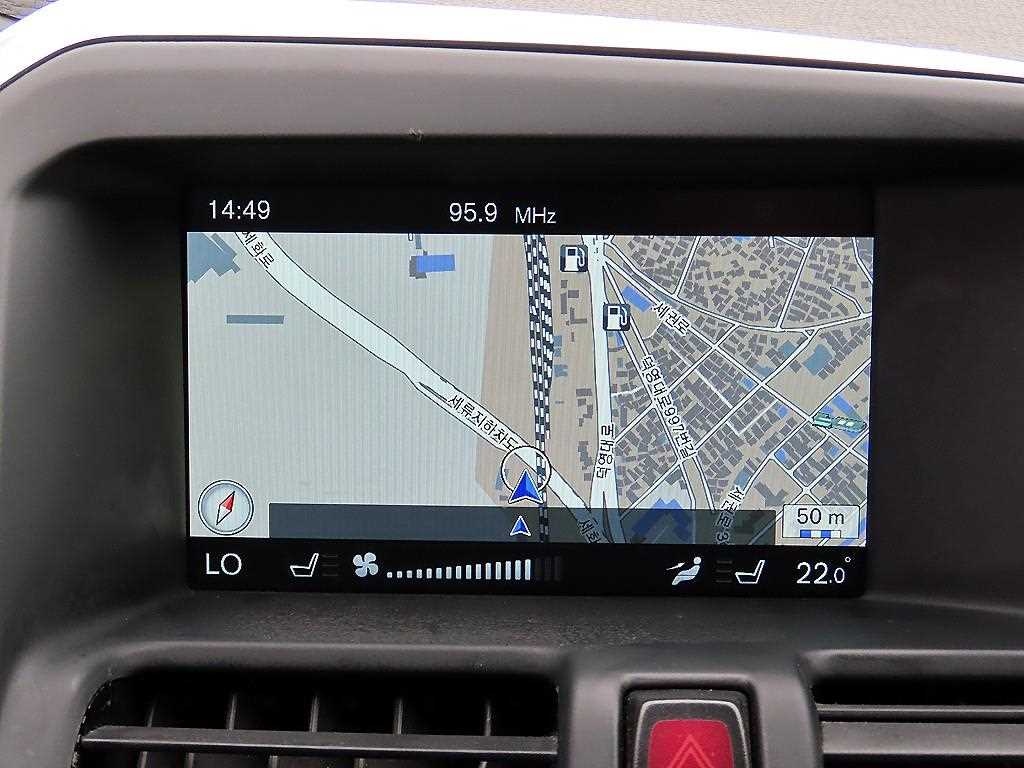 Volvo XC60 — photo 14