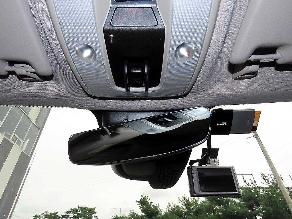 Volvo XC60 — photo 16