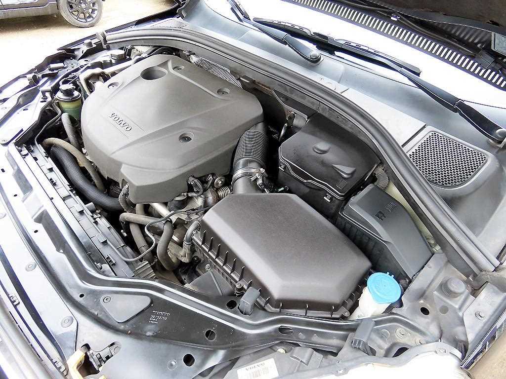 Volvo XC60 — photo 19