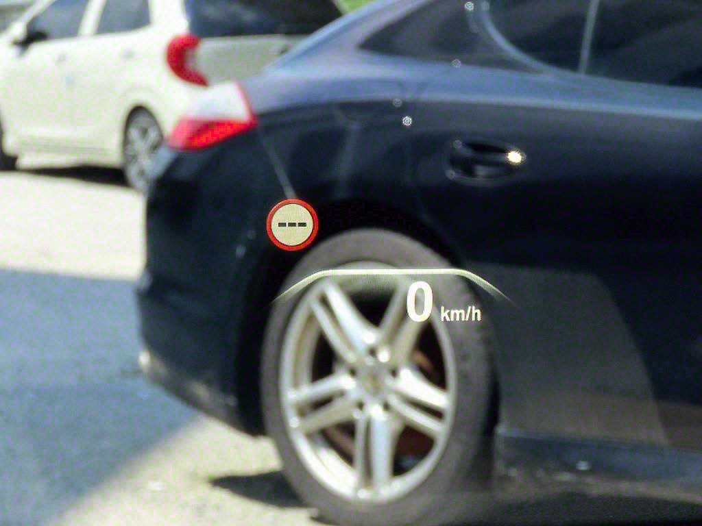 BMW 7-Series — photo 10