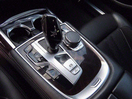 BMW 7-Series — photo 11