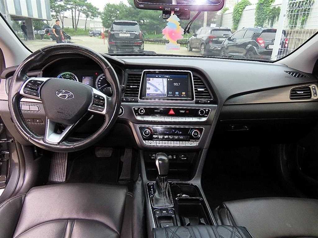 Hyundai Sonata — photo 07