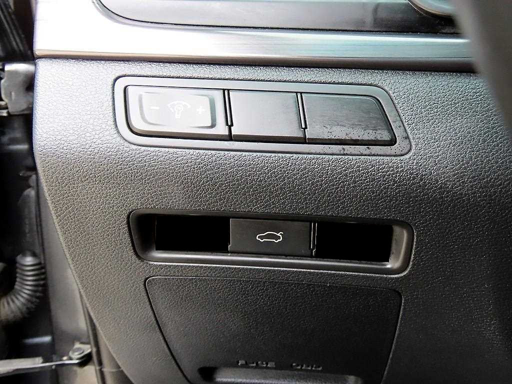 Hyundai Sonata — photo 12