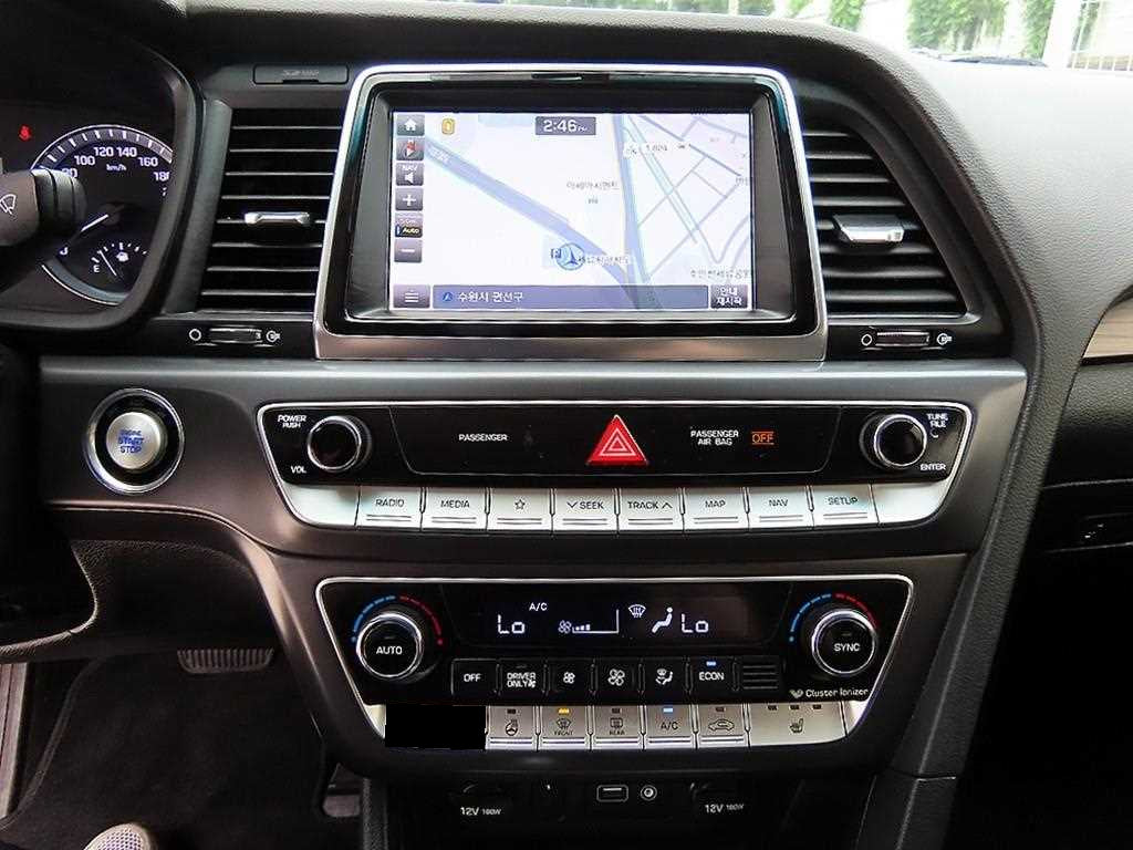 Hyundai Sonata — photo 13
