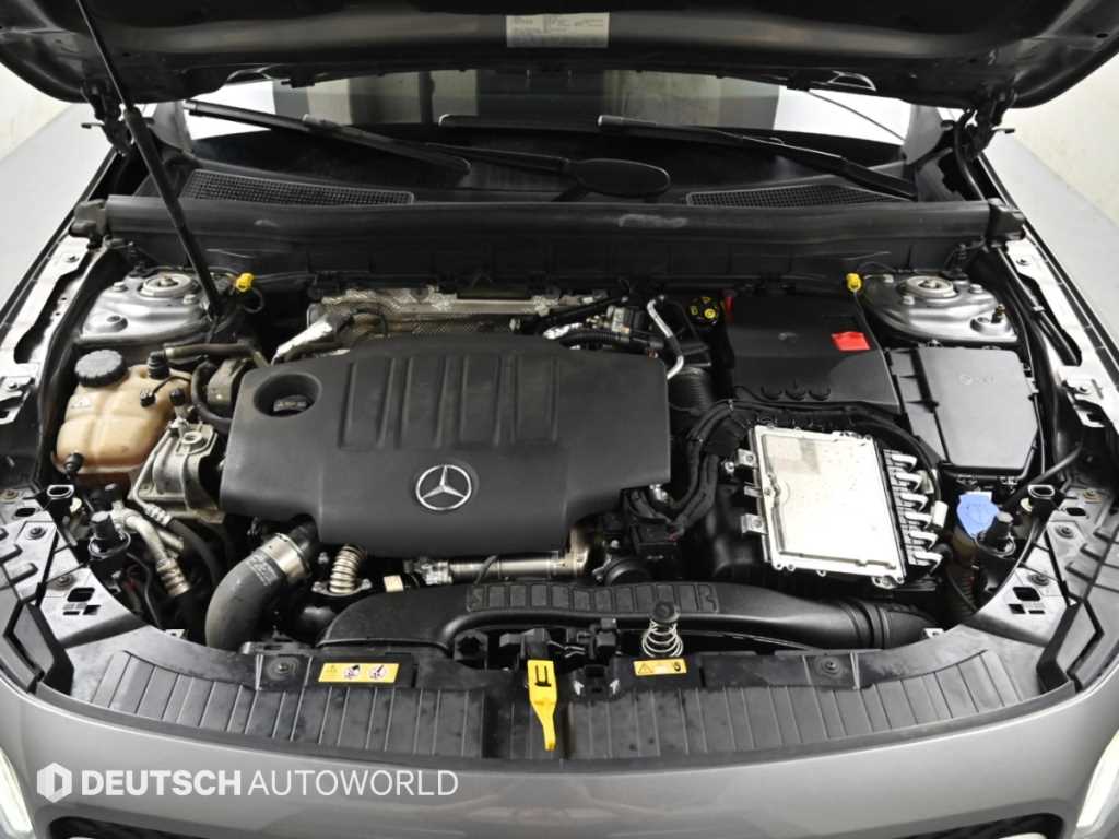 Mercedes-Benz GLB-Class — photo 06