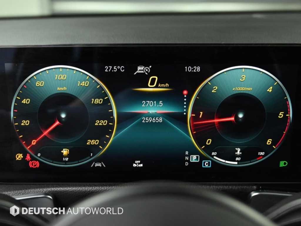 Mercedes-Benz GLB-Class — photo 08