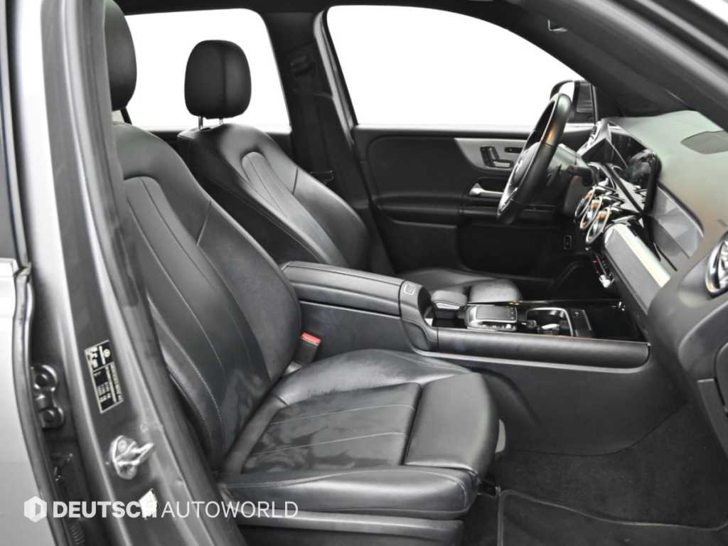 Mercedes-Benz GLB-Class — photo 10