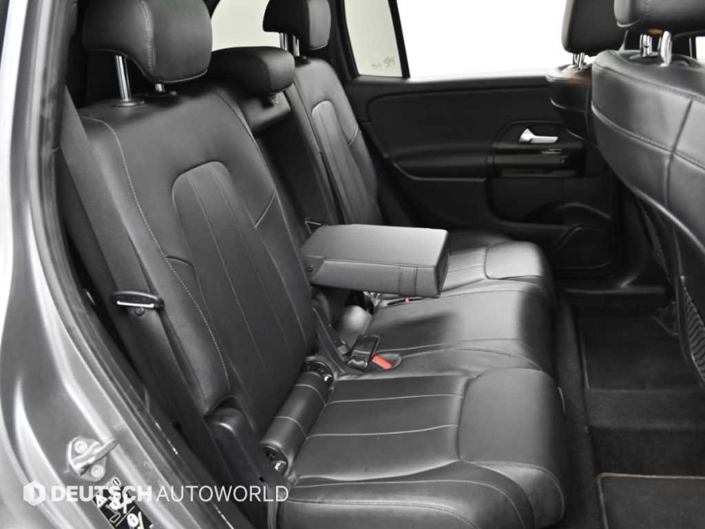 Mercedes-Benz GLB-Class — photo 12