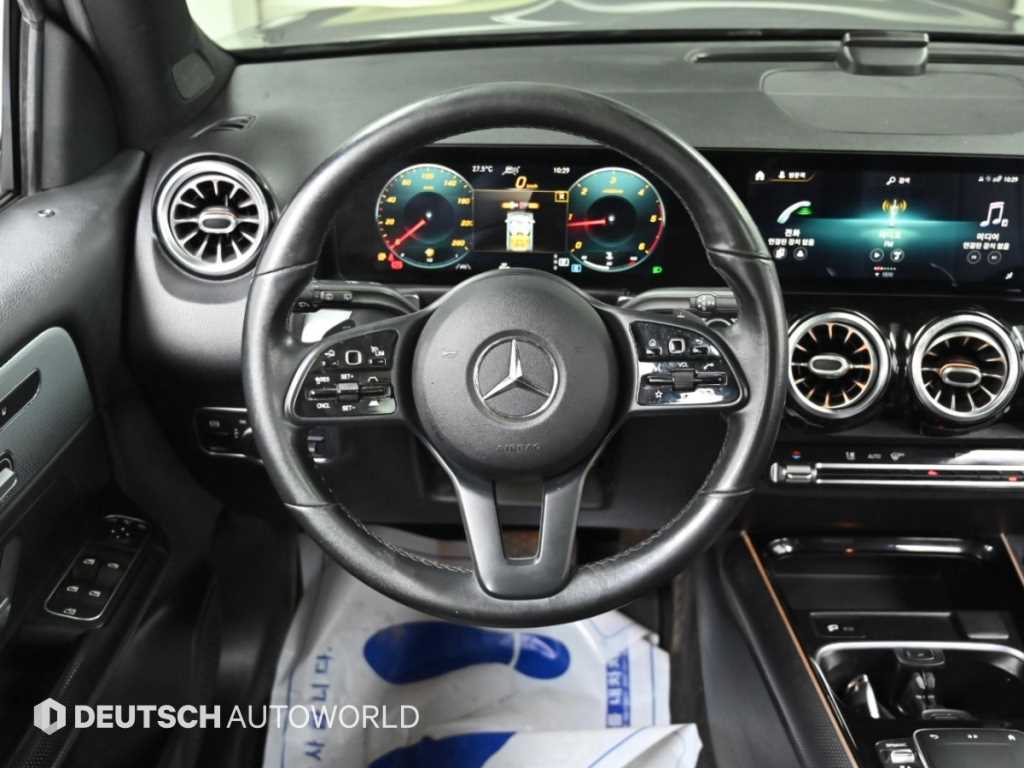 Mercedes-Benz GLB-Class — photo 13