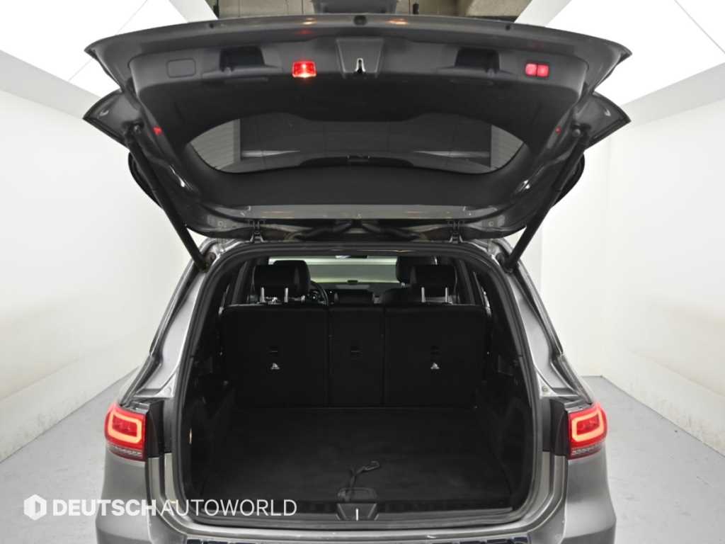 Mercedes-Benz GLB-Class — photo 19