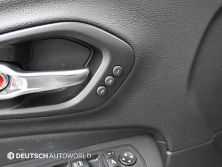 Jeep Cherokee — photo 16