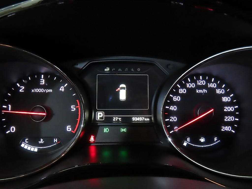 Kia Carnival — photo 09