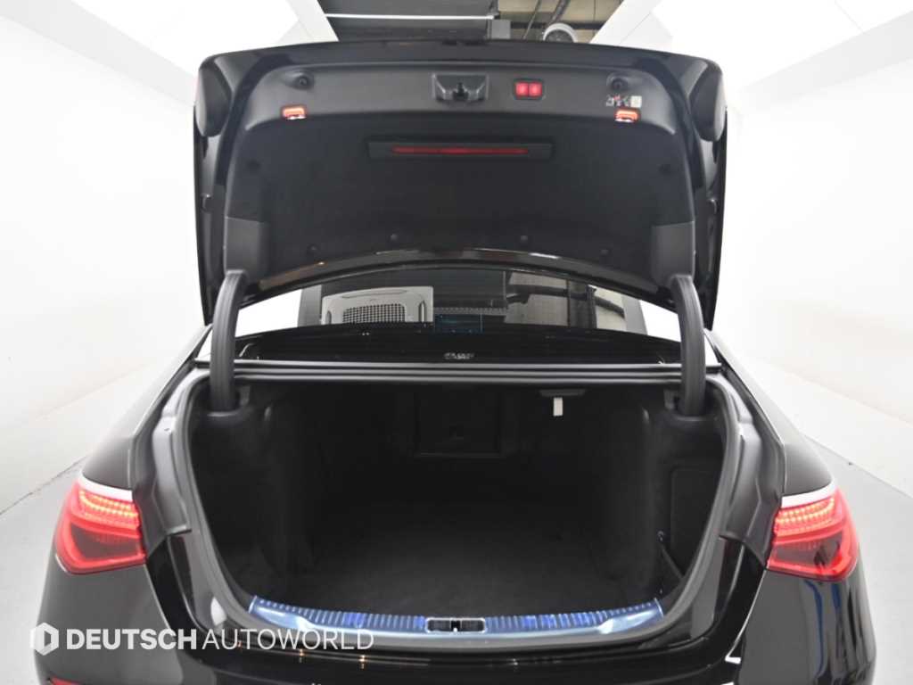 Mercedes-Benz S-Class — photo 19