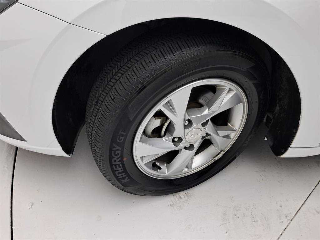 Hyundai Avante — photo 20