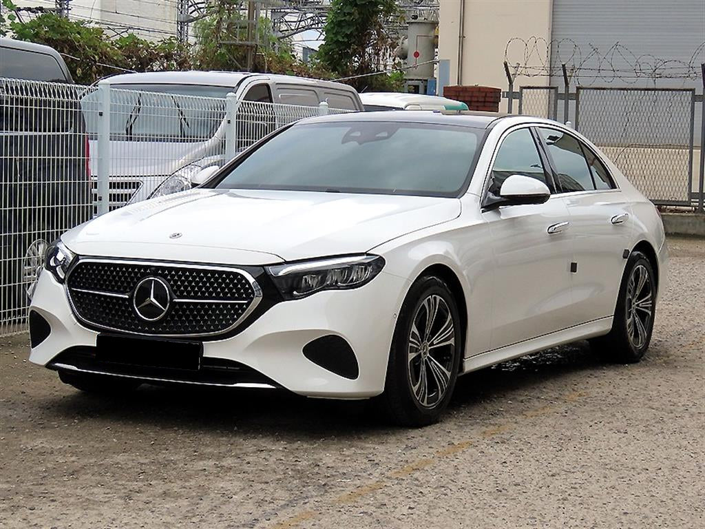 Mercedes-Benz E-Class — photo 02