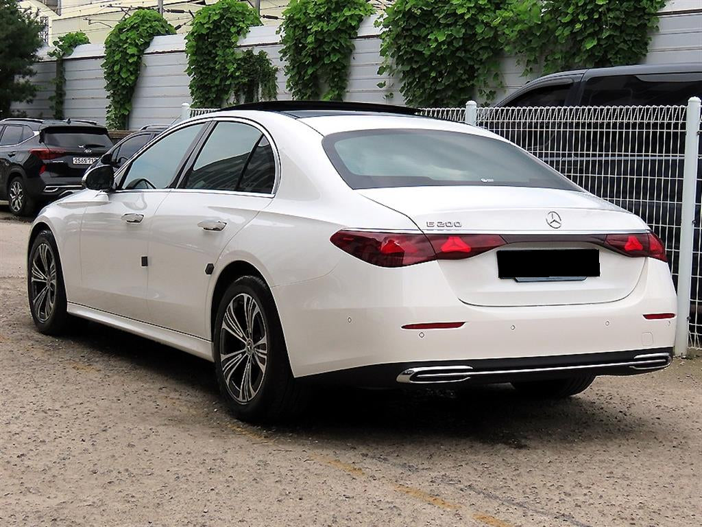 Mercedes-Benz E-Class — photo 03