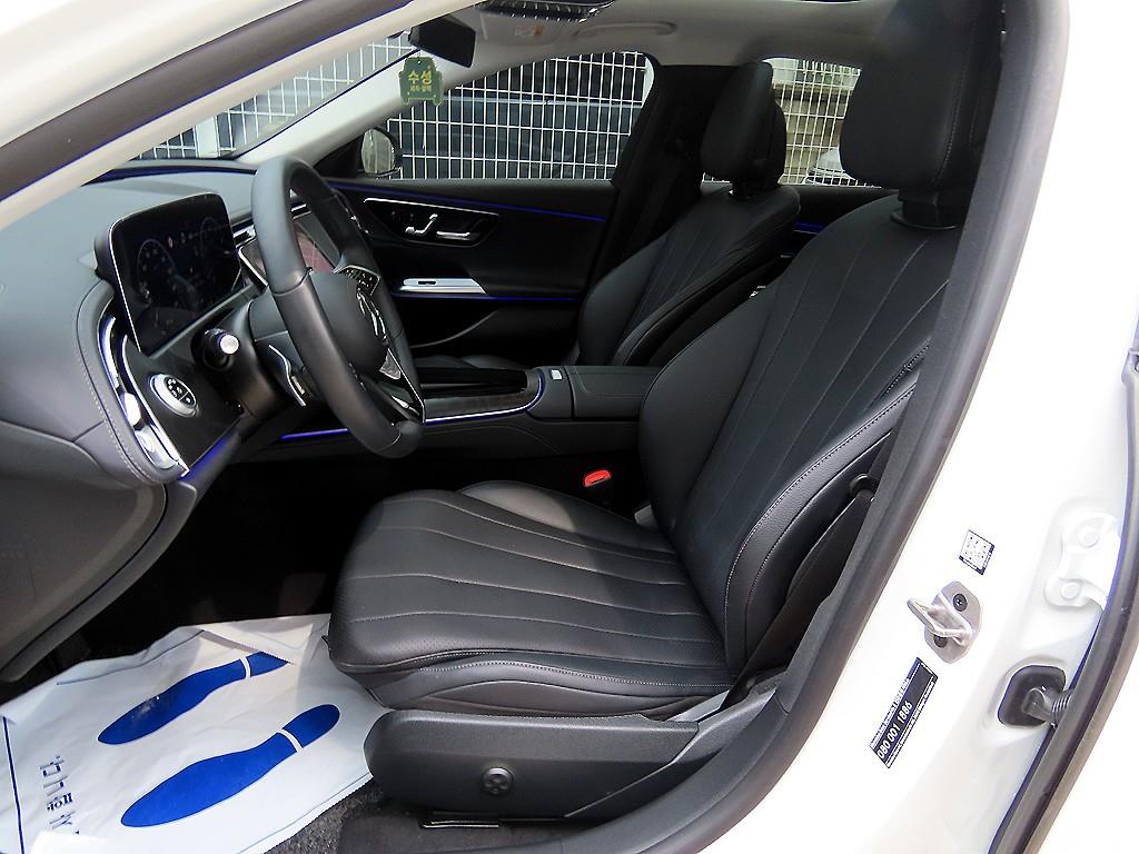 Mercedes-Benz E-Class — photo 05