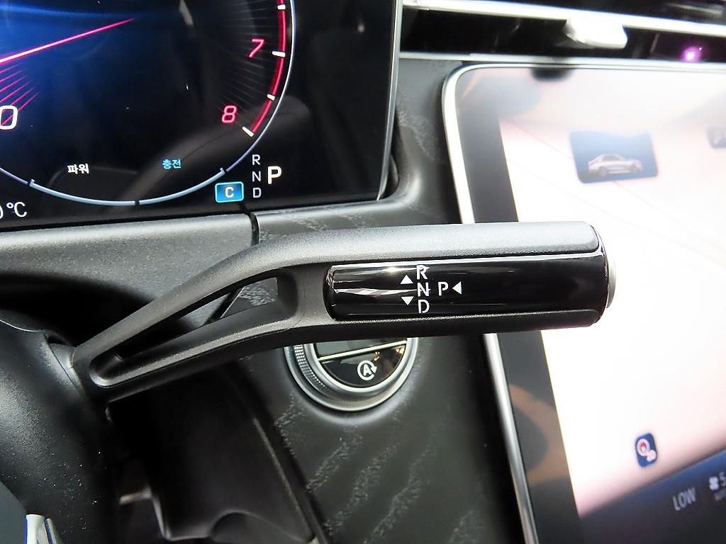 Mercedes-Benz E-Class — photo 10