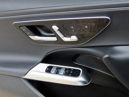 Mercedes-Benz E-Class — photo 11