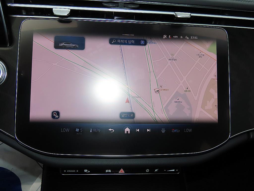 Mercedes-Benz E-Class — photo 13