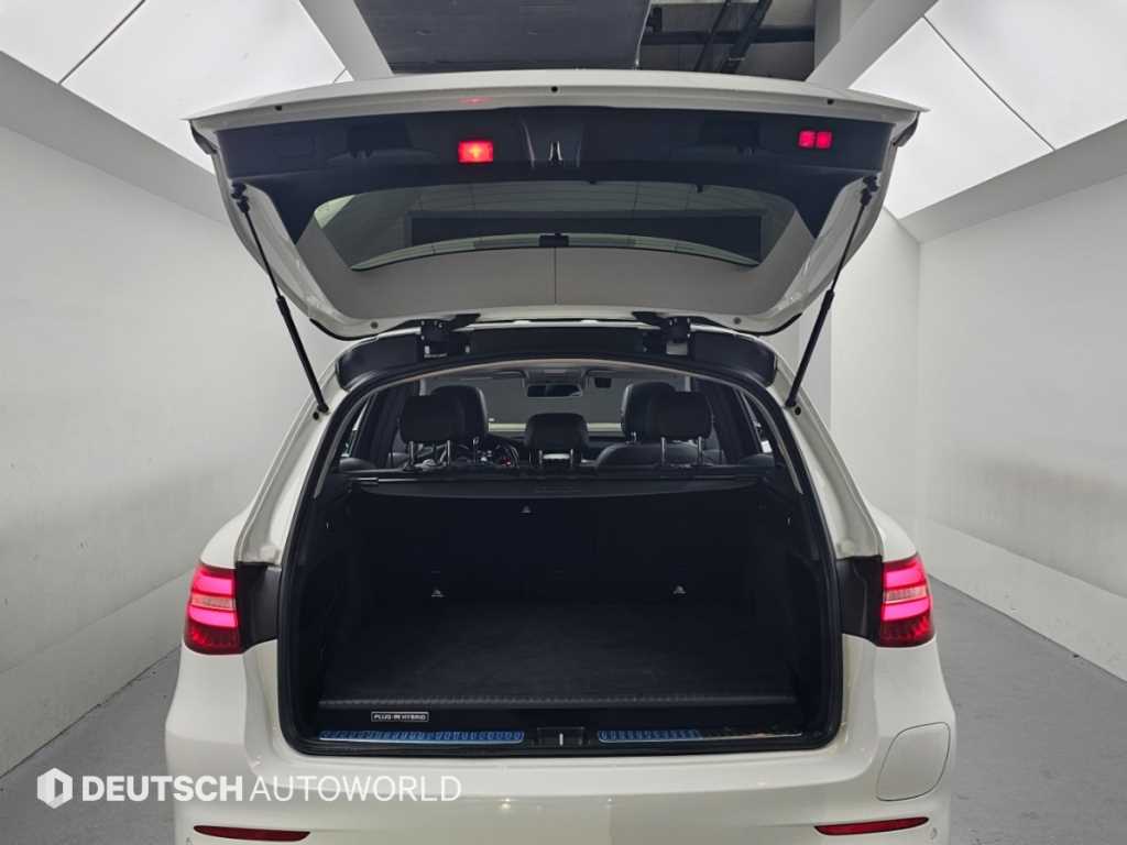 Mercedes-Benz GLC-Class — photo 19