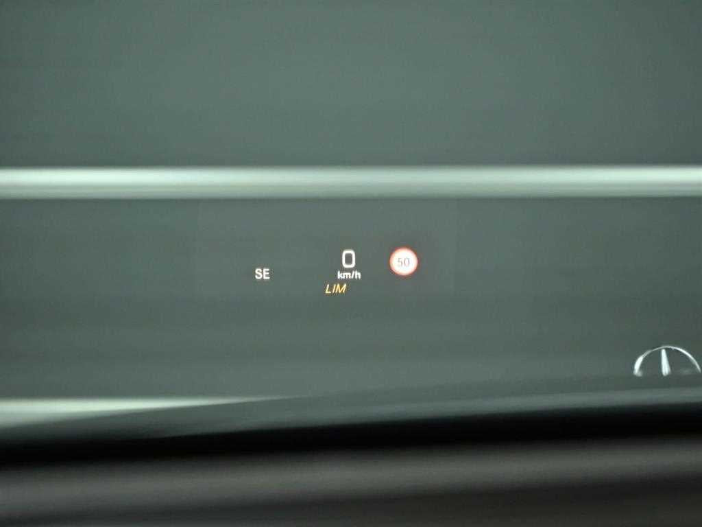 Mercedes-Benz E-Class — photo 18