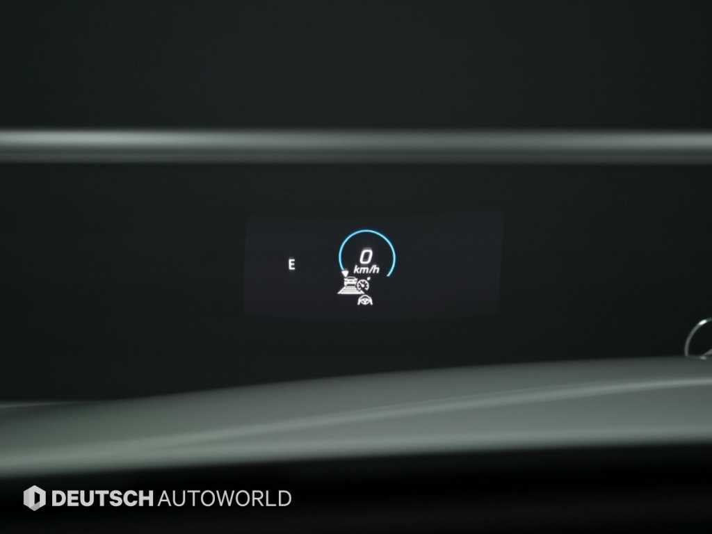Mercedes-Benz E-Class — photo 17