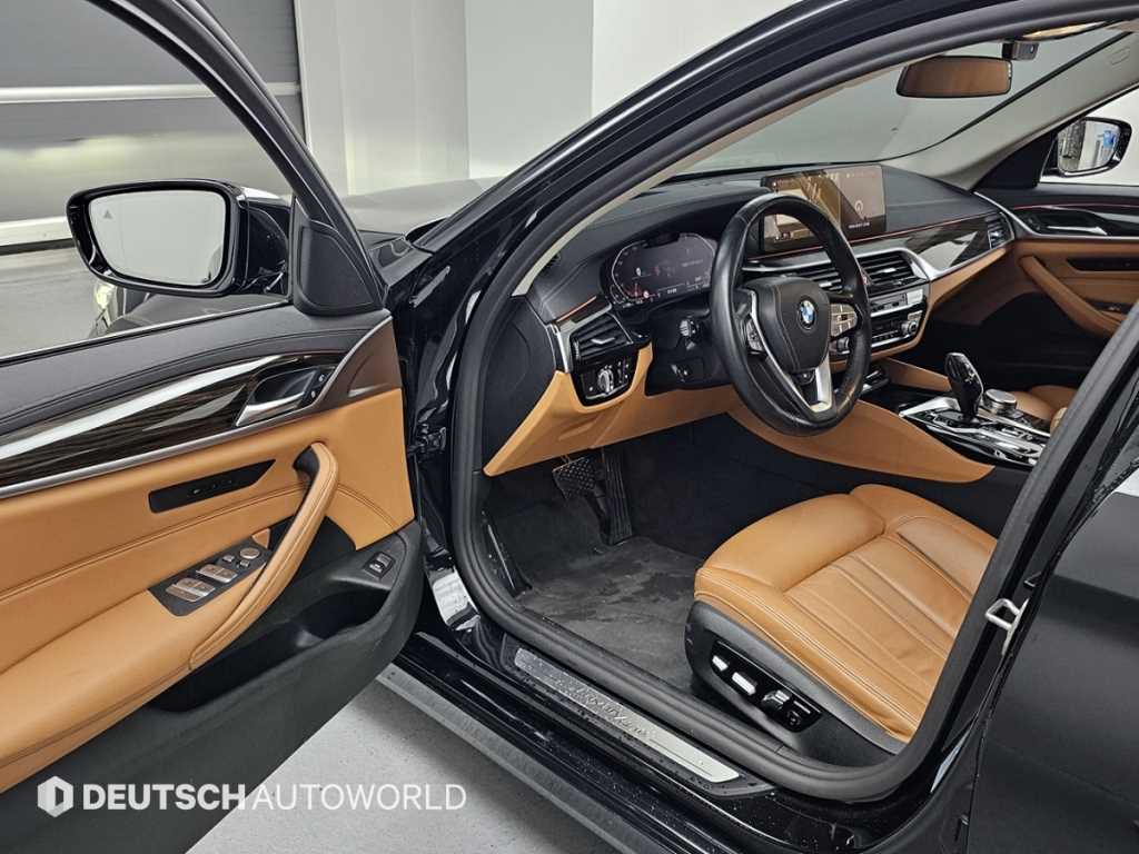 BMW 5-Series — photo 11