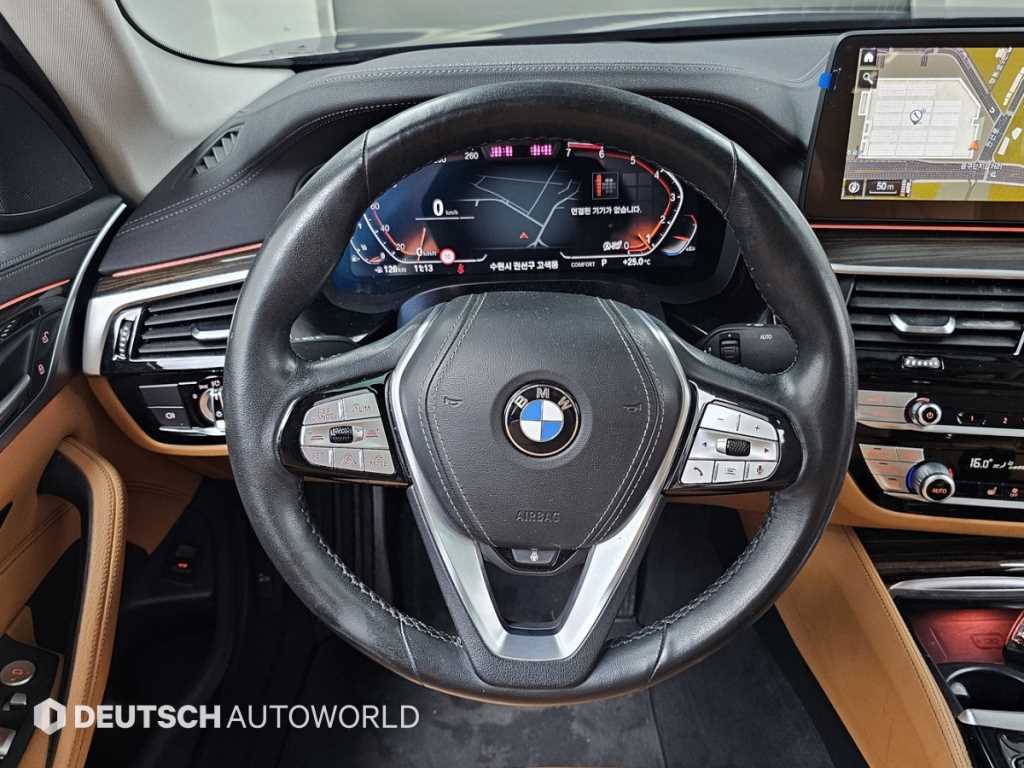 BMW 5-Series — photo 13