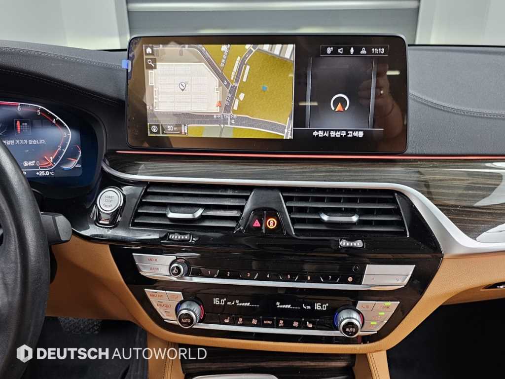 BMW 5-Series — photo 14