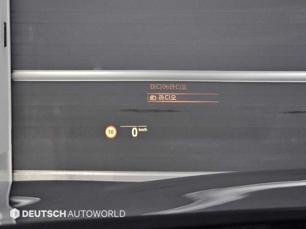 BMW 5-Series — photo 17