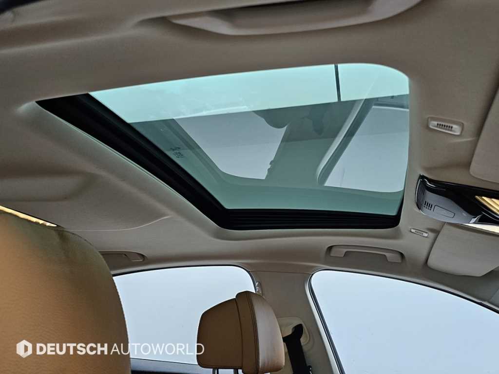 BMW 5-Series — photo 18