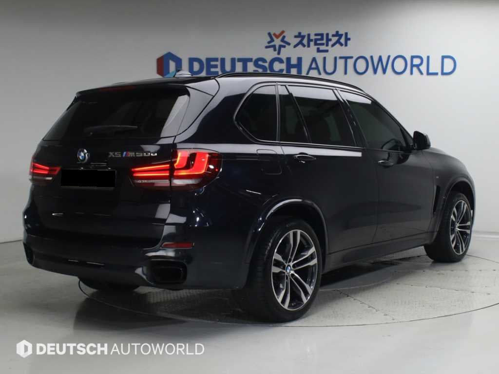 BMW X5 — photo 04